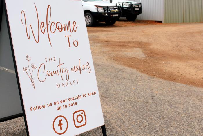 The Country Makers Market entry sign