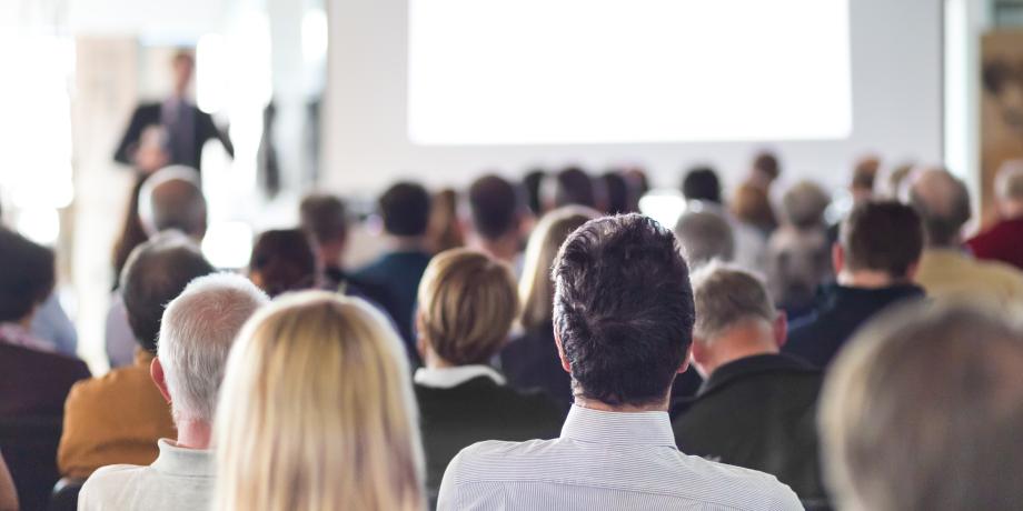 grpoup of people in a meeting