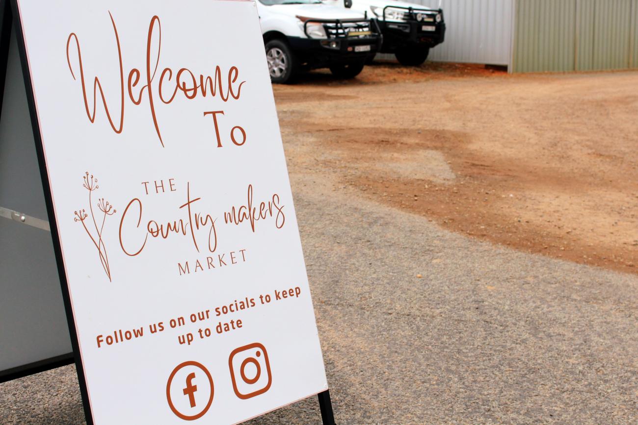 The Country Makers Market entry sign