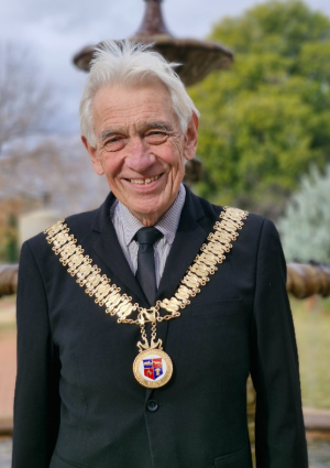 Mayor Neville Kschenka
